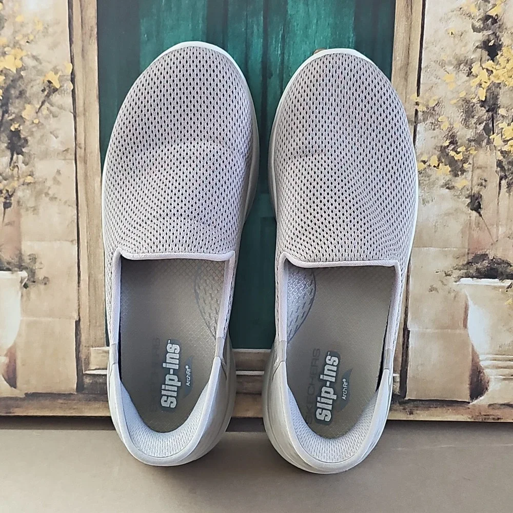 Skechers Women's Slip-Ins Arch Fit Summer Views Walking Shoes‎ Tpe Size 9